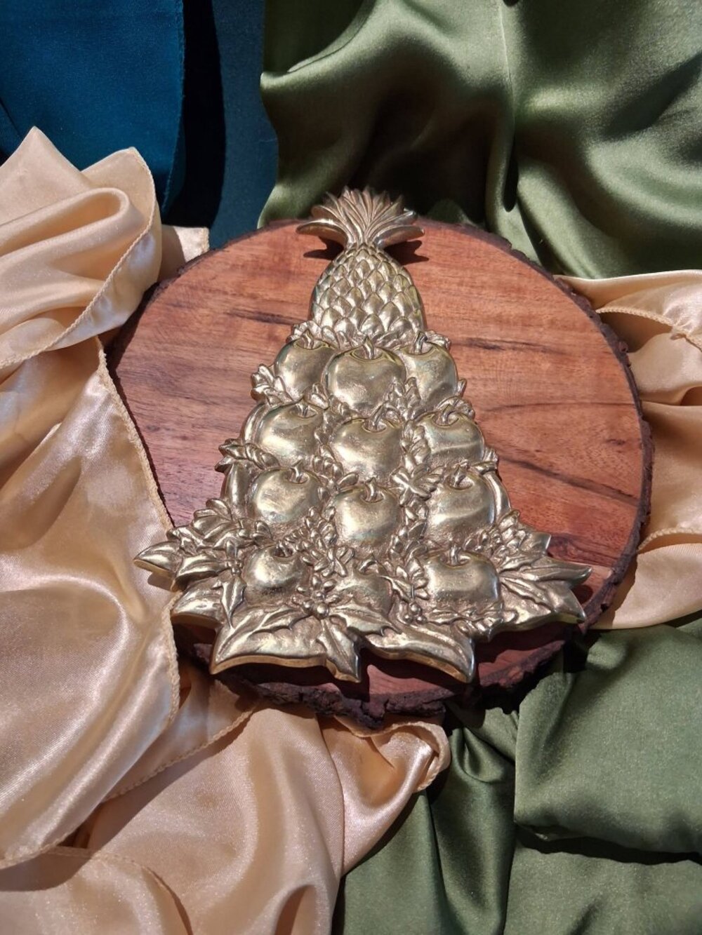 Vintage 2000 Virginia Metalcrafters Solid Brass Fruit Tree Trivet / Wall Plaque